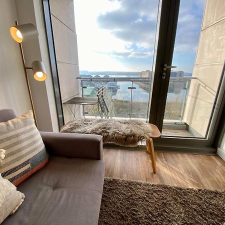 Stunning Mersey View Flat W Parking In Liverpool Buitenkant foto