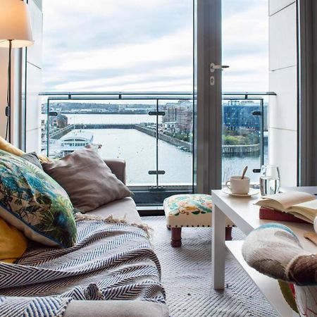 Stunning Mersey View Flat W Parking In Liverpool Buitenkant foto