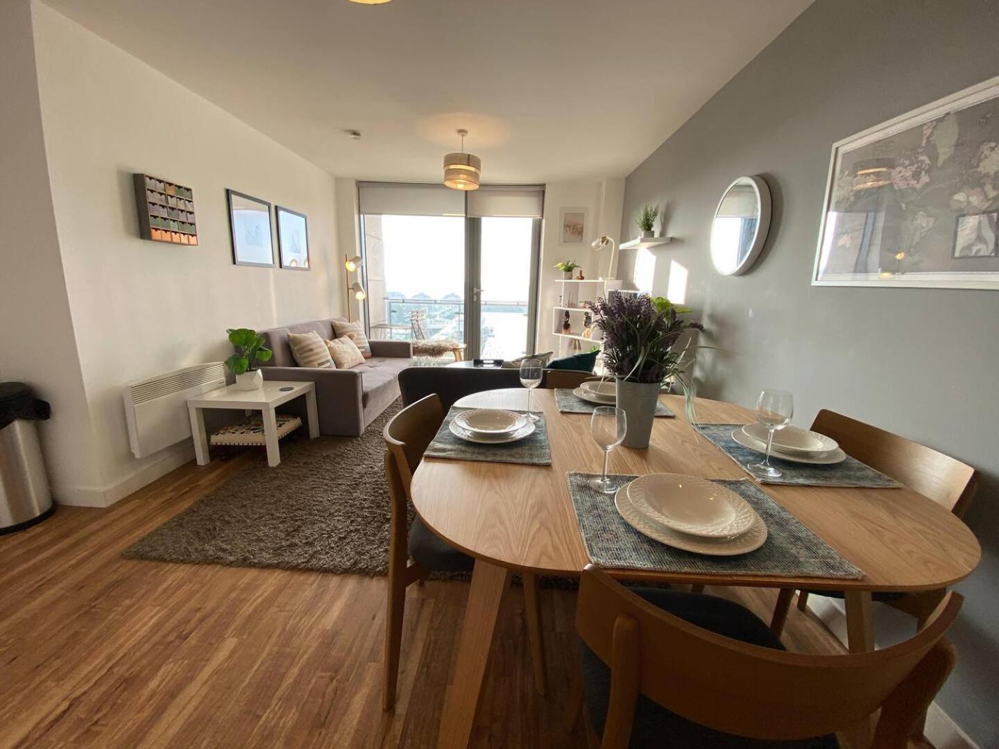 Stunning Mersey View Flat W Parking In Liverpool Buitenkant foto