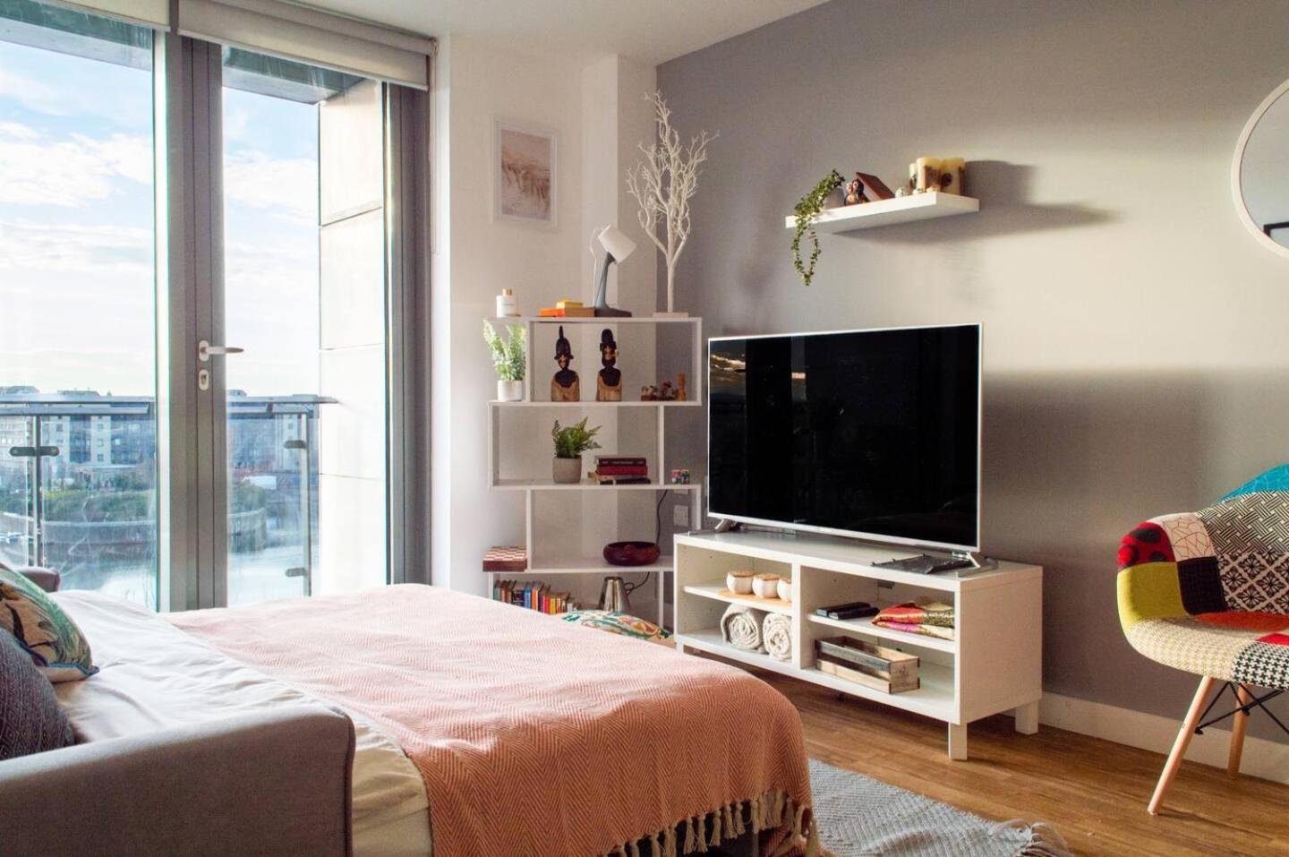 Stunning Mersey View Flat W Parking In Liverpool Buitenkant foto