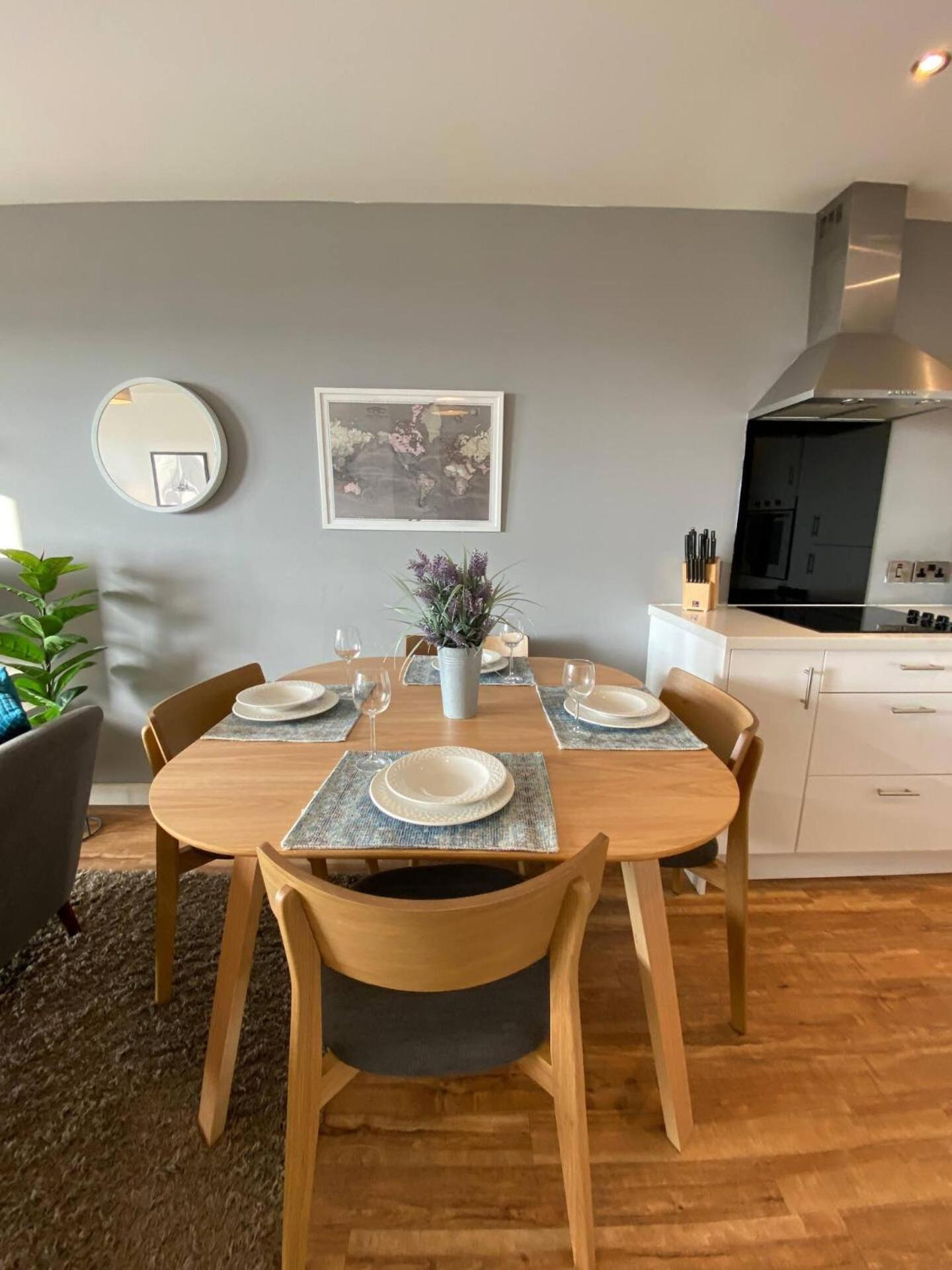 Stunning Mersey View Flat W Parking In Liverpool Buitenkant foto