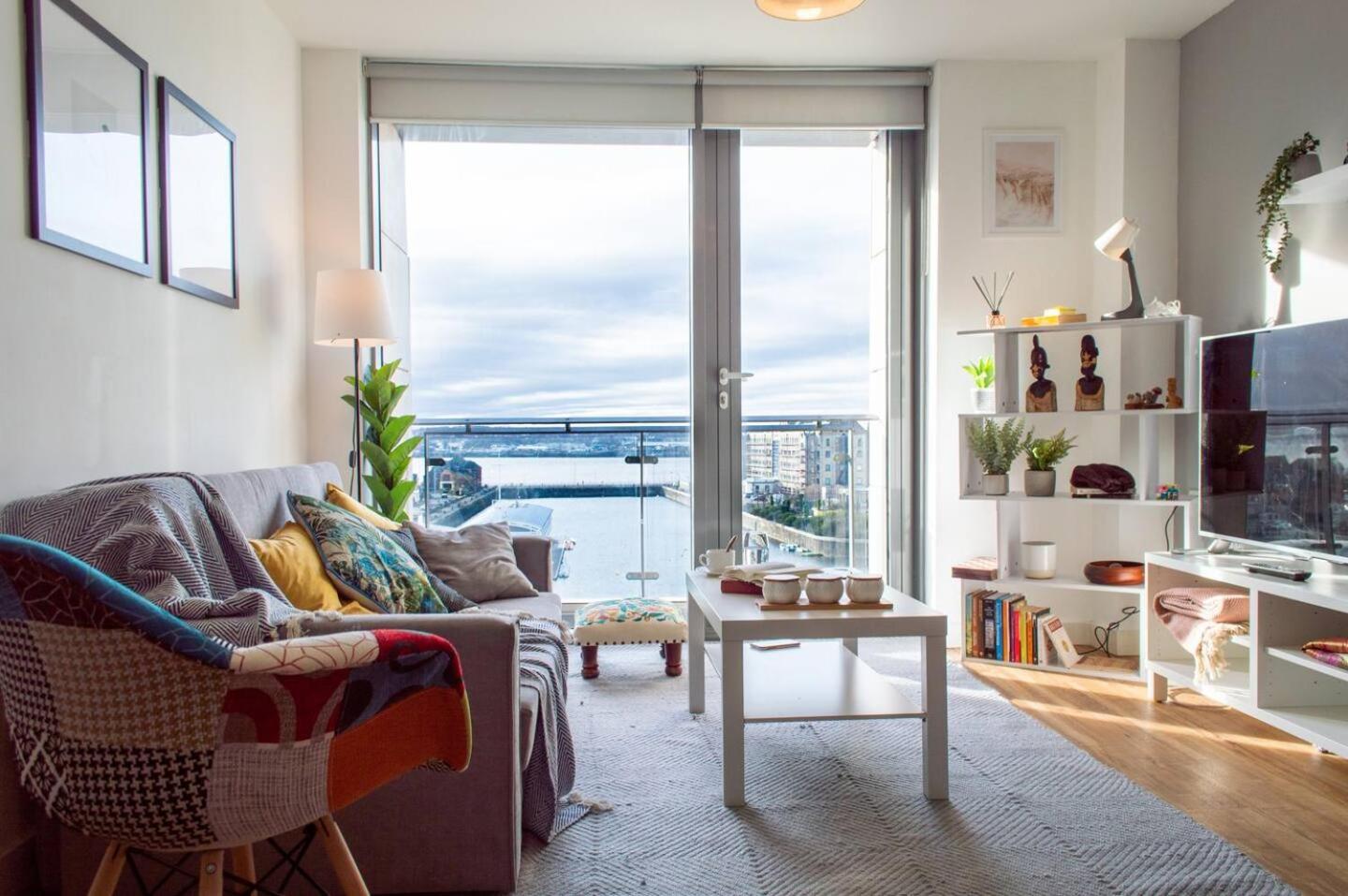 Stunning Mersey View Flat W Parking In Liverpool Buitenkant foto